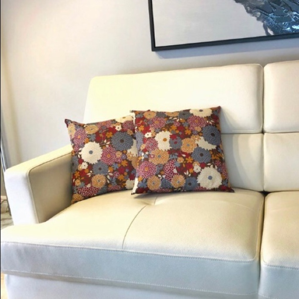 DECORATIVE PILLOW  (2)new